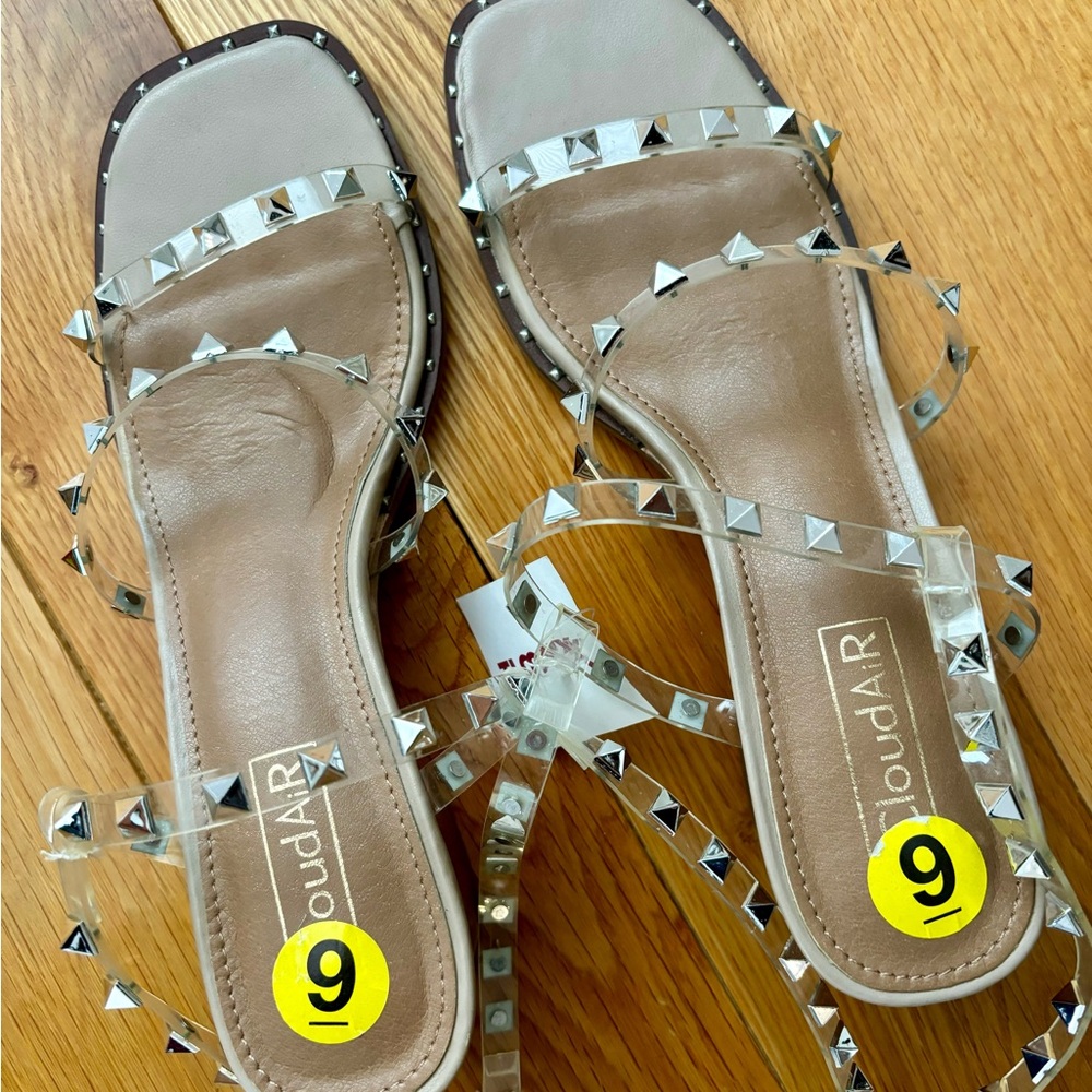 NWT Heels Size 9